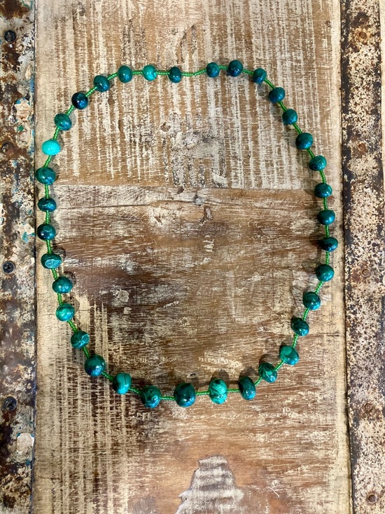 Green Malachite Stone Beaded Necklace Graduated Beads with Glass Bead Spacers - Picture 9 of 10